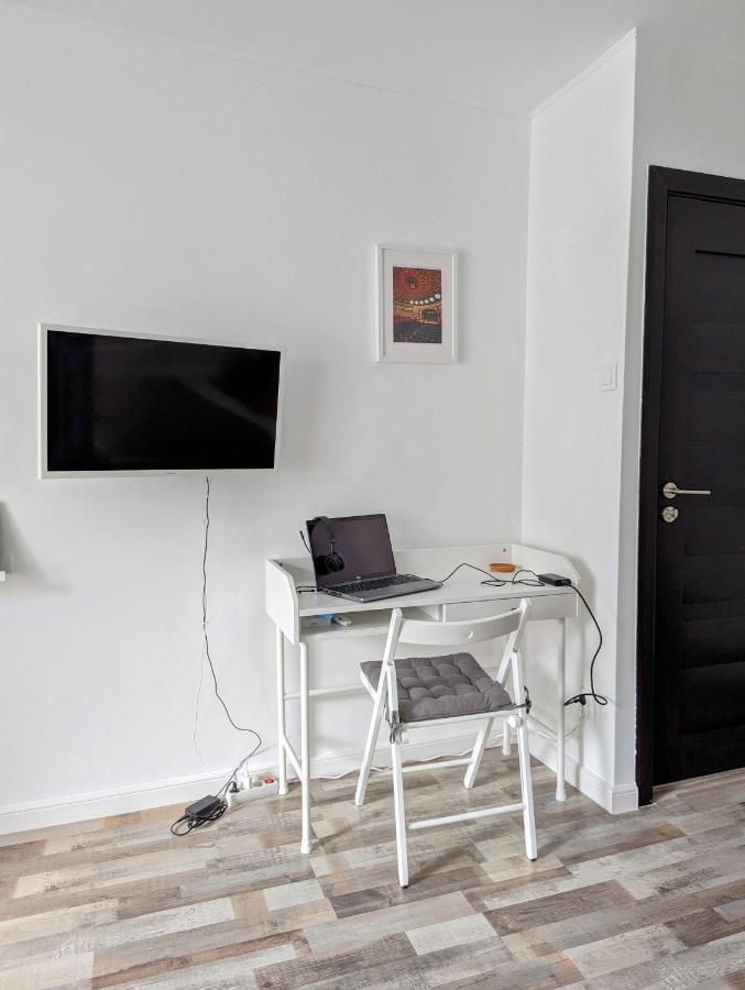 Sebastian Studio Apartment Bukarest Exteriör bild