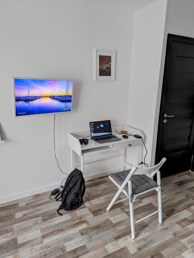 Sebastian Studio Apartment Bukarest Exteriör bild