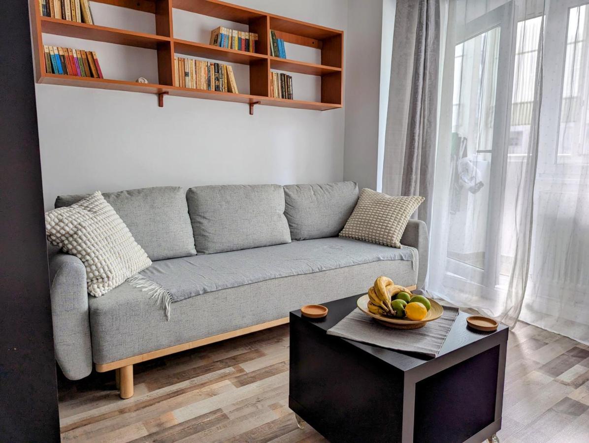 Sebastian Studio Apartment Bukarest Exteriör bild