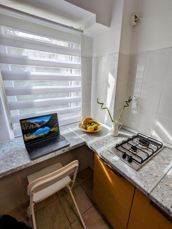 Sebastian Studio Apartment Bukarest Exteriör bild