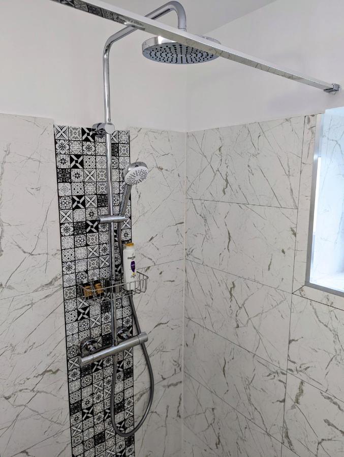 Sebastian Studio Apartment Bukarest Exteriör bild