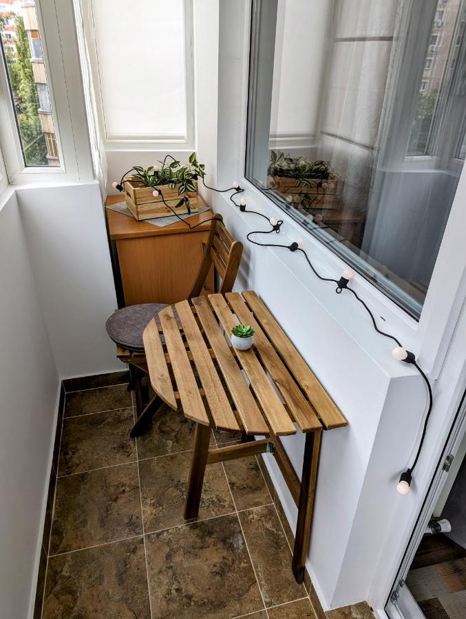 Sebastian Studio Apartment Bukarest Exteriör bild