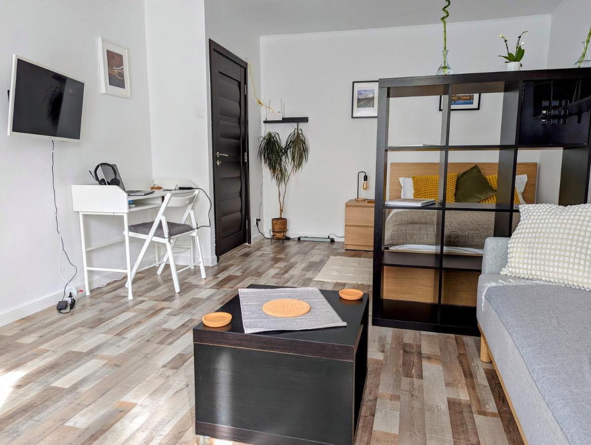 Sebastian Studio Apartment Bukarest Exteriör bild